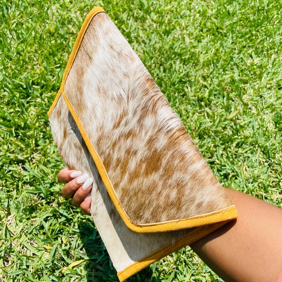 Animal Patterned Faux Leather Clutch Bag - Picture 6 of 10